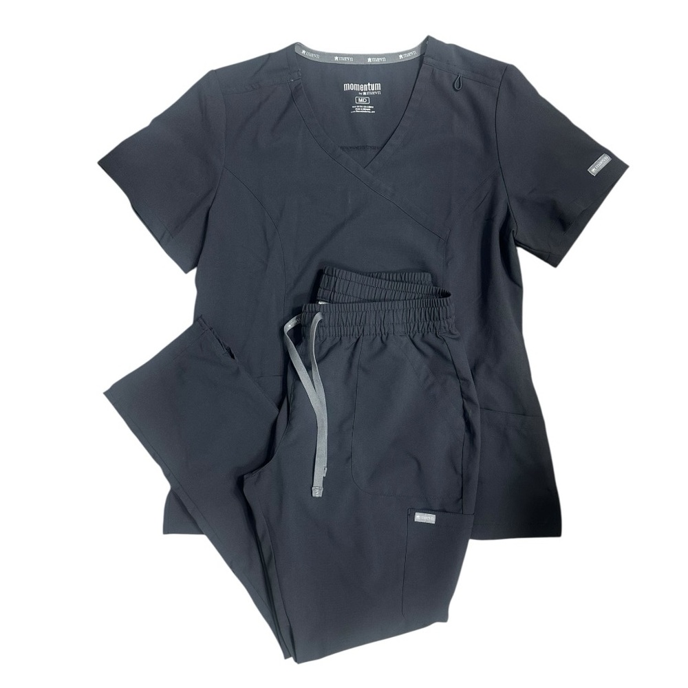 Momentum by Maven Women’s 2Pc Pewter Grey Scrub Set EUC Med